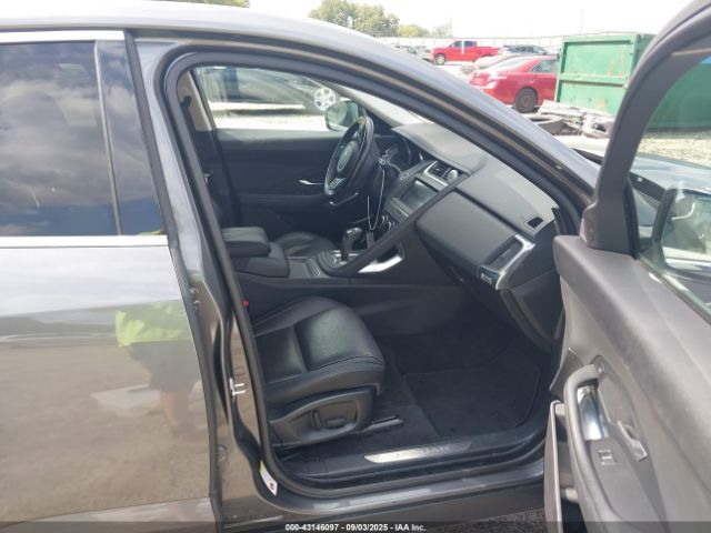 2019 JAGUAR E-PACE SADFJ2FXXK1Z36314 Photo 4