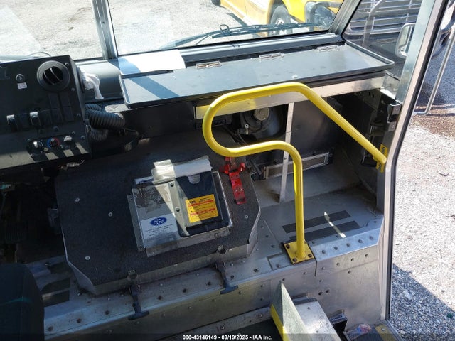 1F65F5KN9M0A04180 Ford Commercial Chassis