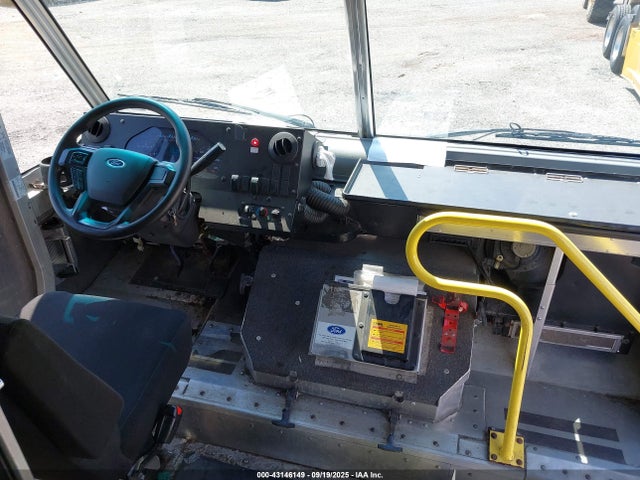 1F65F5KN9M0A04180 Ford Commercial Chassis