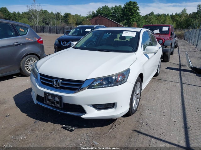 Honda k24w1 2014 1HGCR2F88EA305292 Image 2