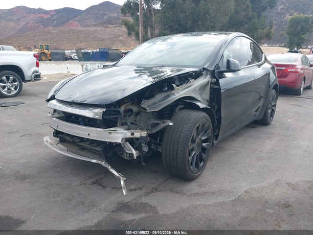 2023 TESLA MODEL Y 7SAYGDEE9PF868233 Photo 1
