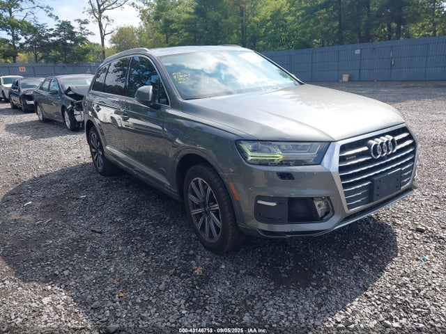 2017 AUDI Q7 WA1LAAF7XHD017973 Photo 0