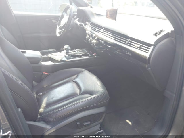 2017 AUDI Q7 WA1LAAF7XHD017973 Photo 4