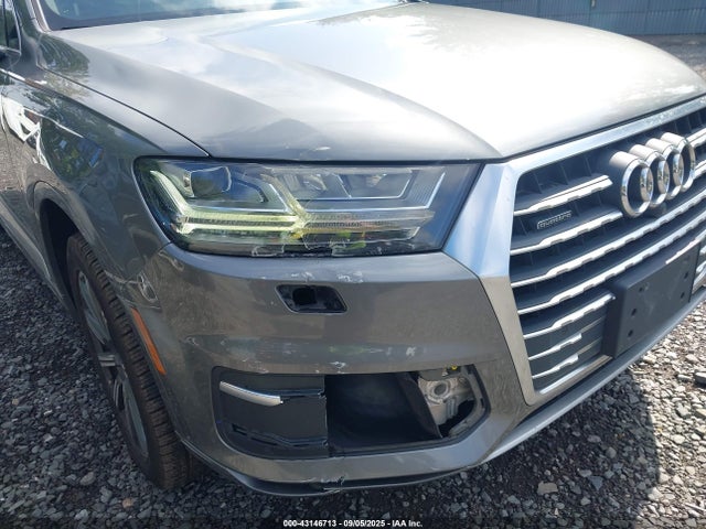 2017 AUDI Q7 WA1LAAF7XHD017973 Photo 5