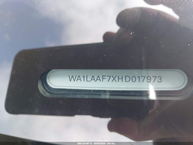 2017 AUDI Q7 WA1LAAF7XHD017973 Photo 8