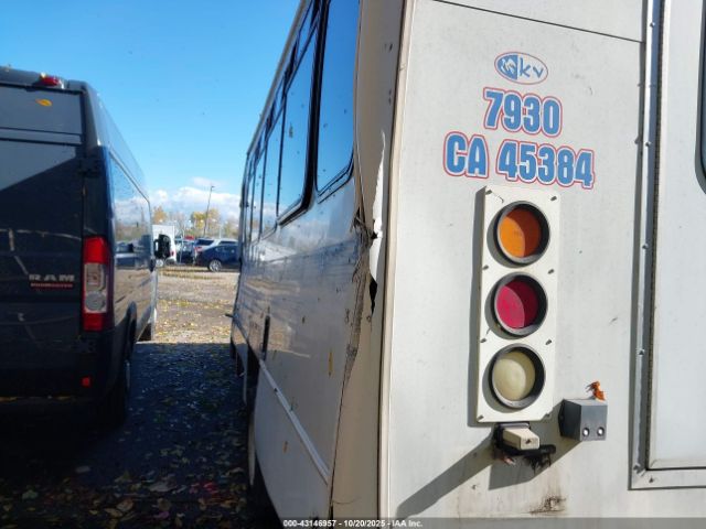 2003 FORD E-450 CUTAWAY 1FDWE45F23HA67930 Photo 2