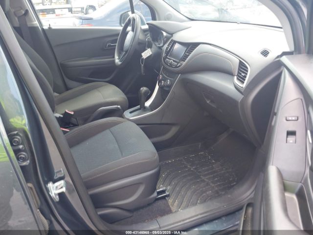 2021 CHEVROLET TRAX KL7CJKSB3MB331828 Photo 4