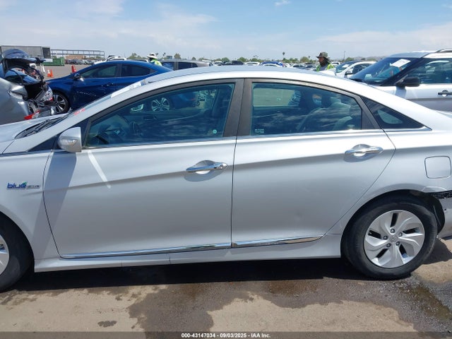 Hyundai Sonata 2014 KMHEC4A47EA114418 Image 15