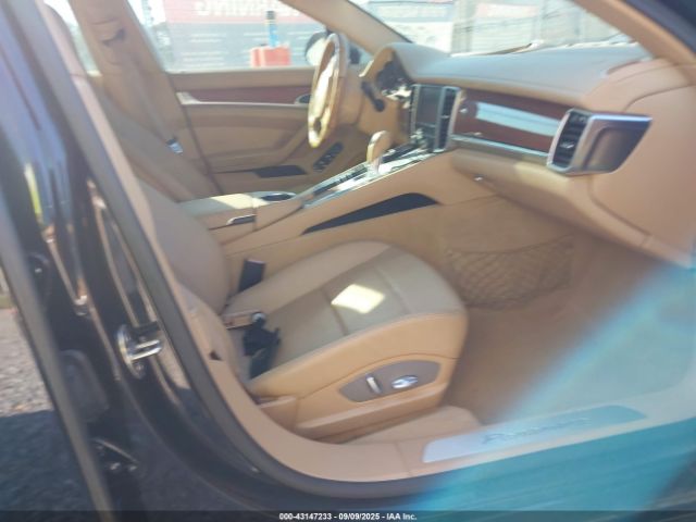 2011 PORSCHE PANAMERA WP0AA2A78BL012827 Photo 4