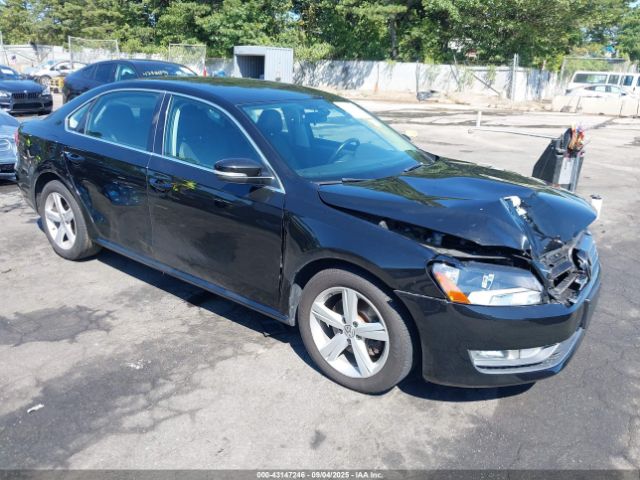 2015 VOLKSWAGEN PASSAT 1VWAT7A34FC121812