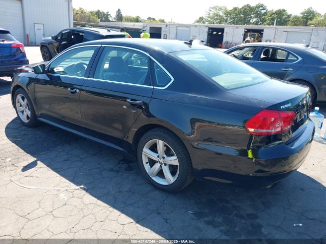 2015 VOLKSWAGEN PASSAT 1VWAT7A34FC121812 Photo 2