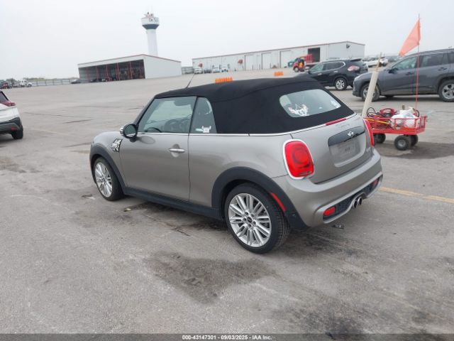 2018 MINI CONVERTIBLE WMWWG9C58J3E38735 Photo 2