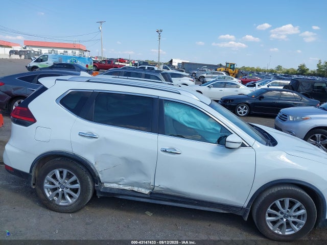 KNMAT2MTXHP597690 Nissan 2017