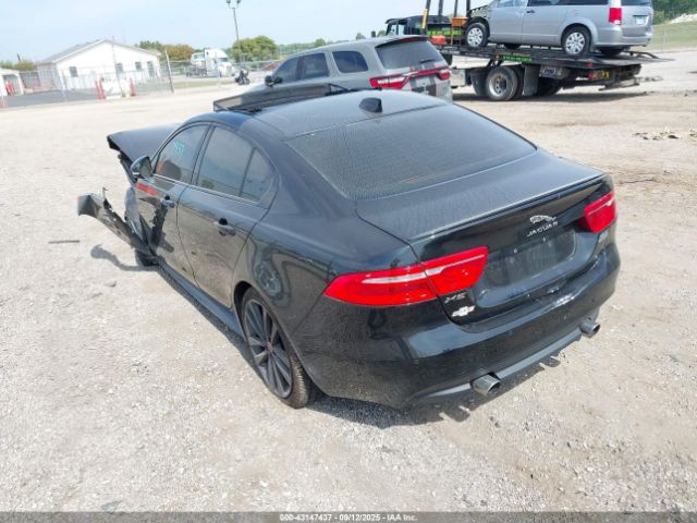 2018 JAGUAR XE SAJAL4EV2JCP26483 Photo 2