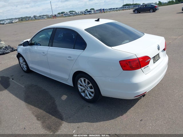 3VWD17AJ3EM370598 Volkswagen Jetta