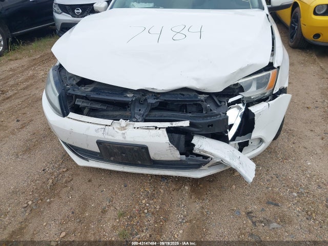 3VWD17AJ3EM370598 Volkswagen Jetta