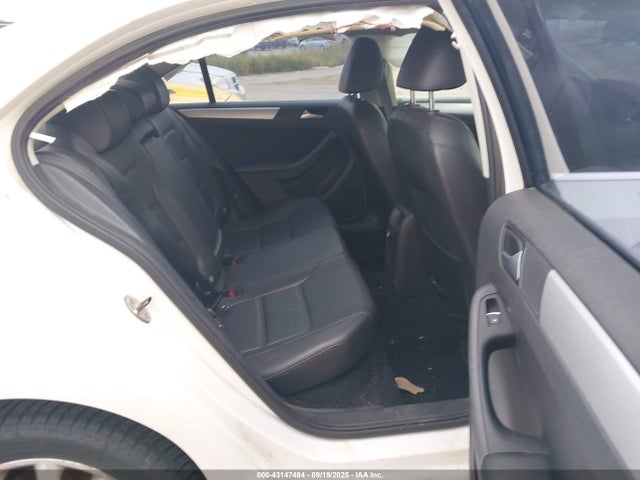 3VWD17AJ3EM370598 Volkswagen Jetta