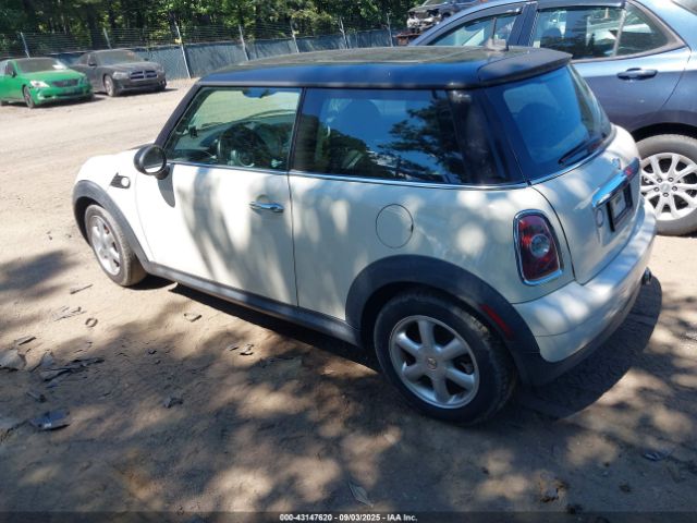 2009 MINI COOPER WMWMF33549TU70209 Photo 2