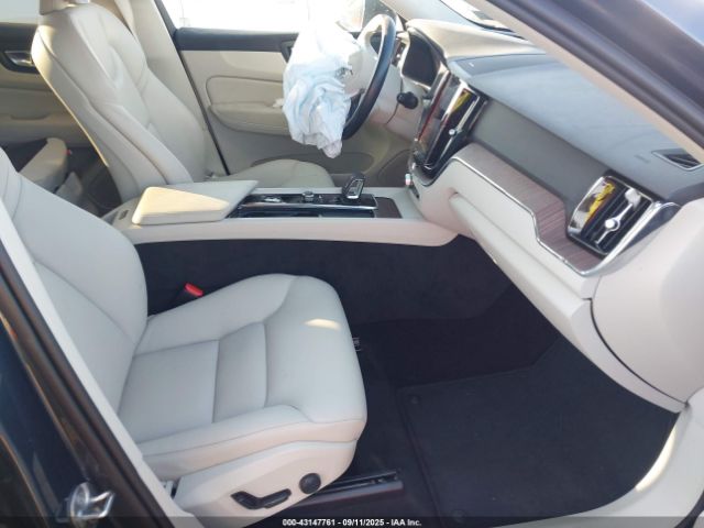 2022 VOLVO XC60 RECHARGE PLUG-IN HYBRID YV4H60DZ5N1040132 Photo 4