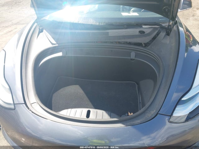 5YJ3E1EB9KF386517 Tesla MODEL 3