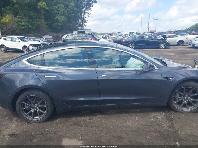 5YJ3E1EB9KF386517 Tesla MODEL 3