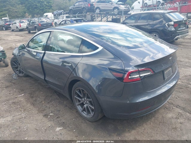 5YJ3E1EB9KF386517 Tesla MODEL 3