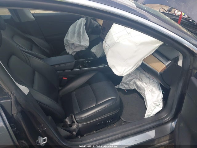 5YJ3E1EB9KF386517 Tesla MODEL 3