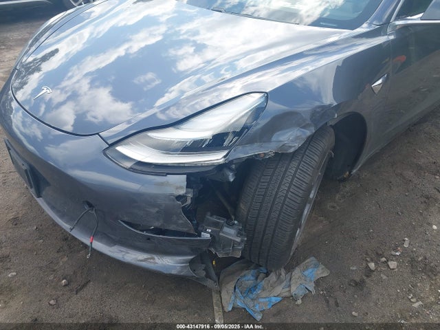 5YJ3E1EB9KF386517 Tesla MODEL 3