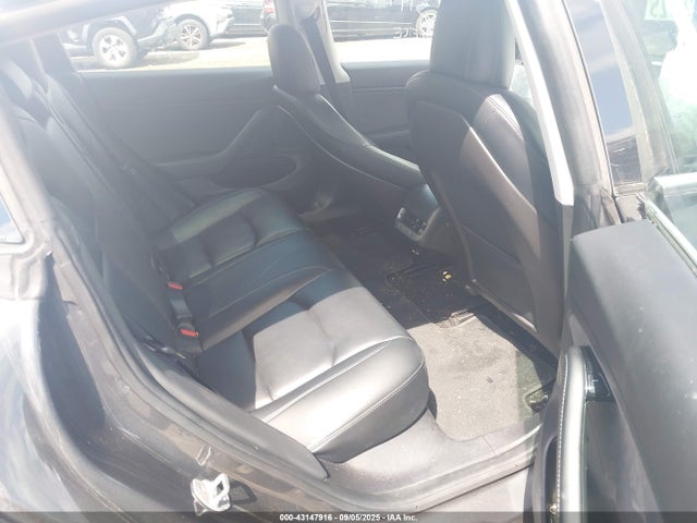 5YJ3E1EB9KF386517 Tesla MODEL 3