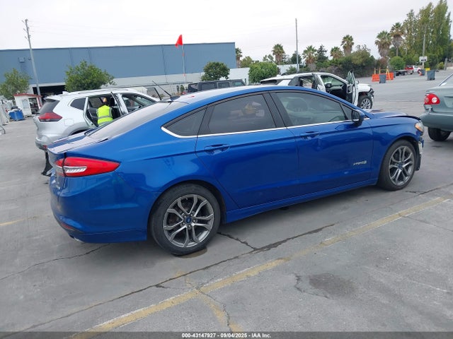 3FA6P0LUXHR315197 Ford Fusion Hybrid Se