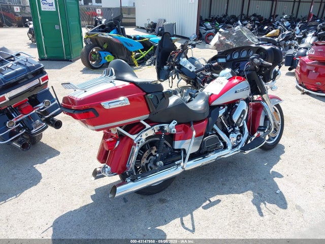 2019 HARLEY-DAVIDSON FLHTCU 1HD1FCC13KB627015 Photo 3