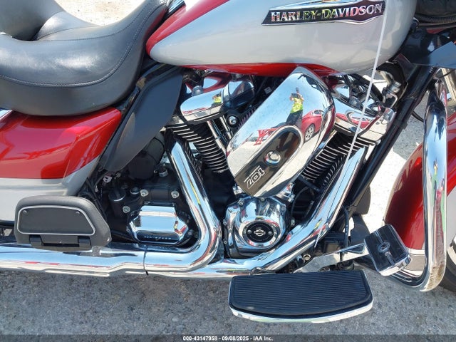 2019 HARLEY-DAVIDSON FLHTCU 1HD1FCC13KB627015 Photo 7