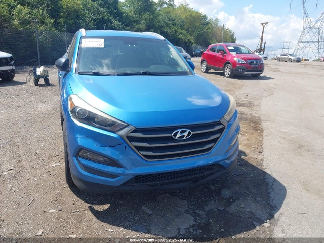 Hyundai Tucson 2016 KM8J33A41GU090854 Image 17