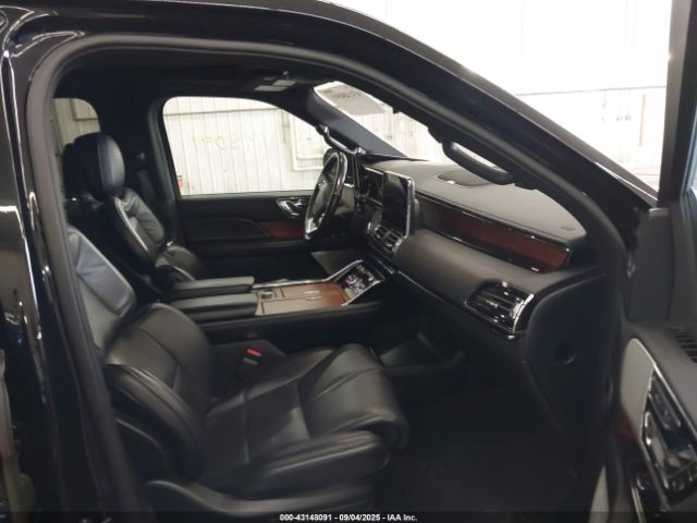 2019 LINCOLN NAVIGATOR L 5LMJJ3LT6KEL25128 Photo 4