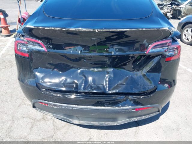 2023 TESLA MODEL Y 7SAYGDEF9PF635882 Photo 5