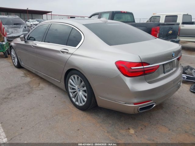 2016 BMW 740I WBA7E2C53GG547605 Photo 2