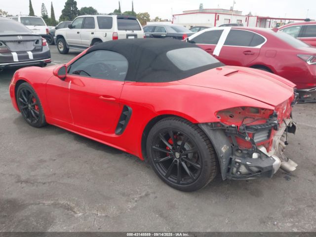 2017 PORSCHE 718 BOXSTER WP0CB2A82HS240836 Photo 2