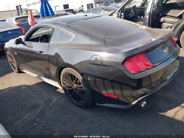 Ford 5.0l 4v premium fuel 2017 1FA6P8CF9H5303044 Image 3