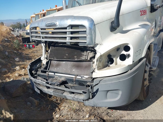 3AKJGLDR3HSHR5940 Freightliner Cascadia 125