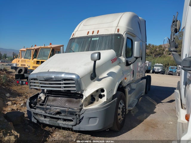 3AKJGLDR3HSHR5940 Freightliner Cascadia 125