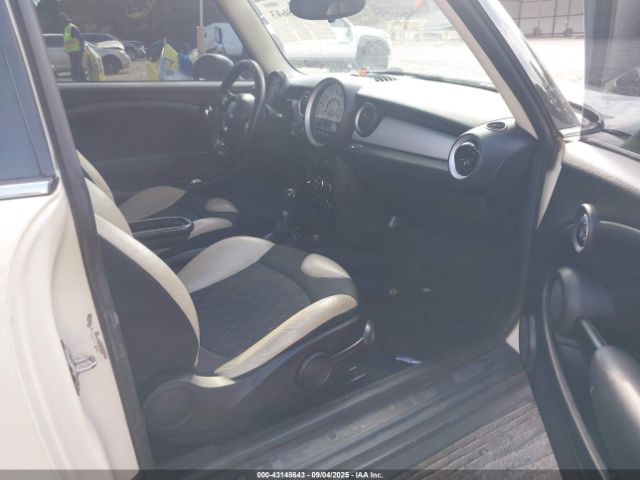 2012 MINI COOPER CLUBMAN WMWZF3C5XCT190338 Photo 4