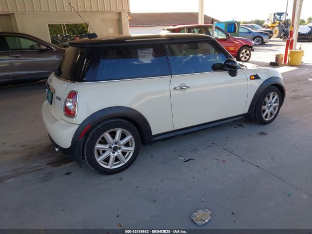 2011 MINI COOPER WMWSU3C52BT094984 Photo 3