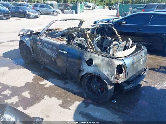 2010 MINI COOPER S WMWMS3C55ATZ85347 Photo 2