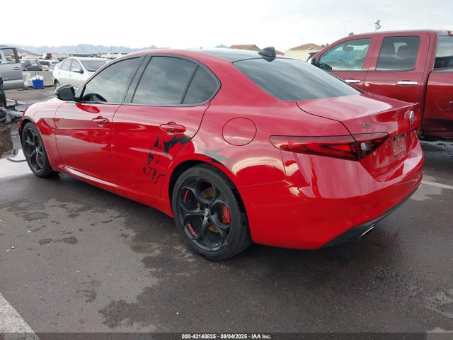 Alfa Romeo giulia (952) 2018 ZARFAEEN9J7597253 Image 3