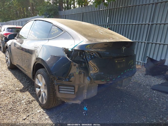 2024 TESLA MODEL Y 7SAYGDEE9RA242536 Photo 2