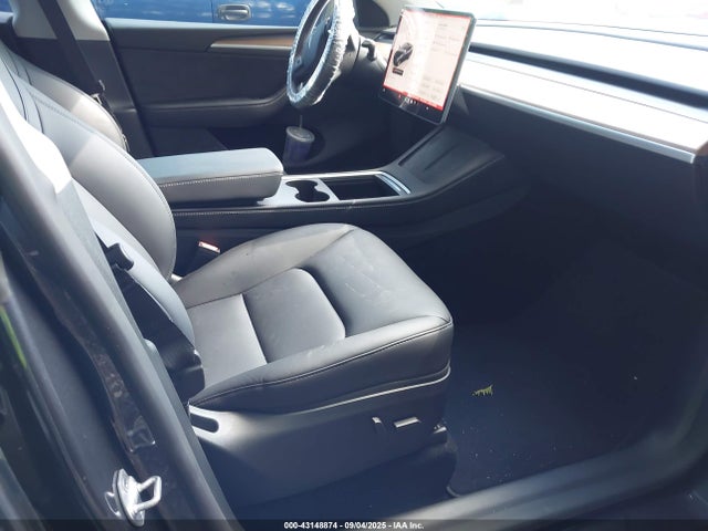 2024 TESLA MODEL Y 7SAYGDEE9RA242536 Photo 4