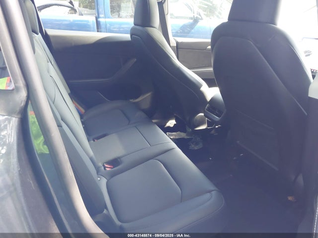 2024 TESLA MODEL Y 7SAYGDEE9RA242536 Photo 7