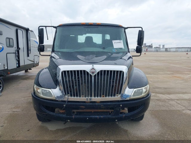43149002 :رقم المزاد ، 1HTMMAAM42H525938 vin ، 2002 International 4000 4300 مزاد بيع
