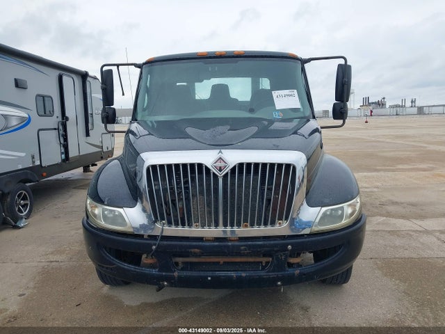 43149002 :رقم المزاد ، 1HTMMAAM42H525938 vin ، 2002 International 4000 4300 مزاد بيع
