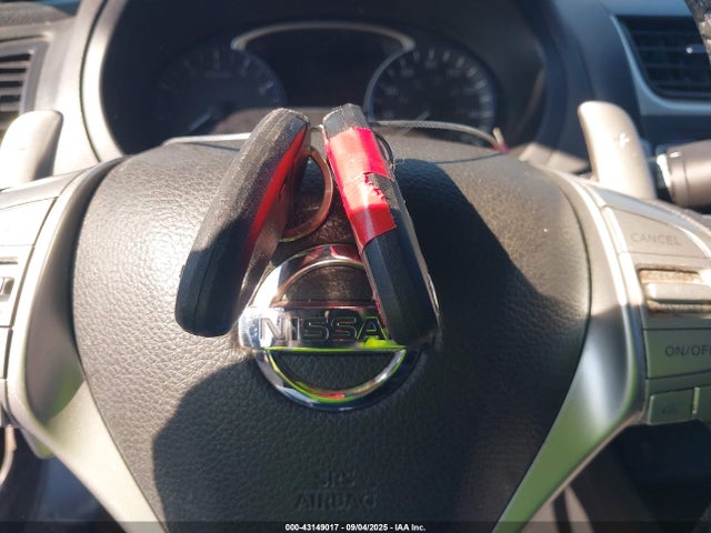 1N4AL3AP9GC261439 Nissan 2016